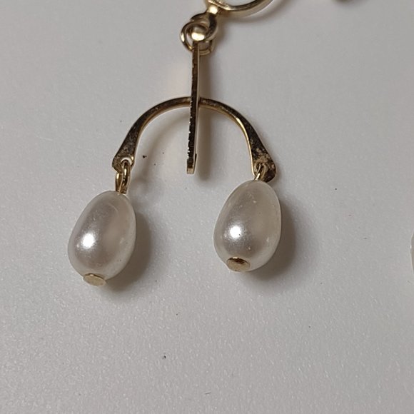 Gold Tone And White Bead Screw On Dangle Earrings - Picture 6 of 12